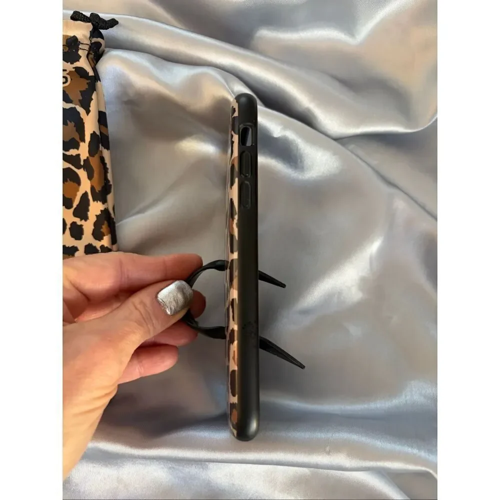 Loopy iPhone XS Phone Case Leopard with Matching Microfiber Cover